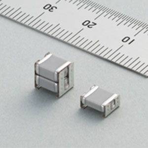 帶底座且雙層的村田貼片電容是啥？